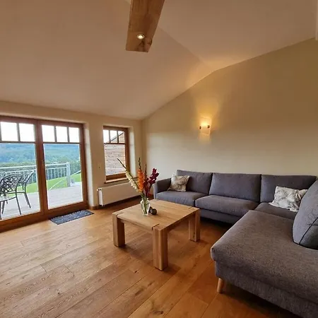 With 4 Bedrooms Holiday home Schieder