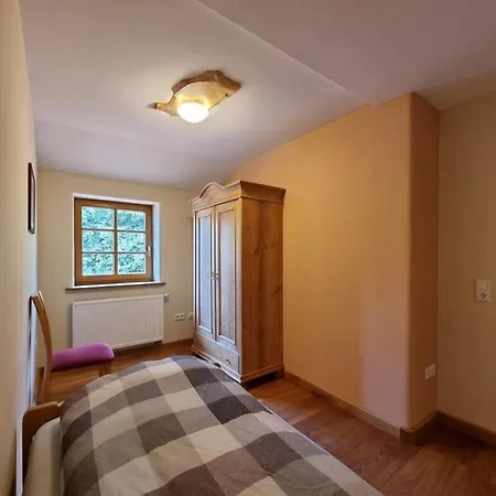 With 4 Bedrooms Holiday home Schieder